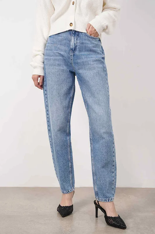 MOM FIT JEANS